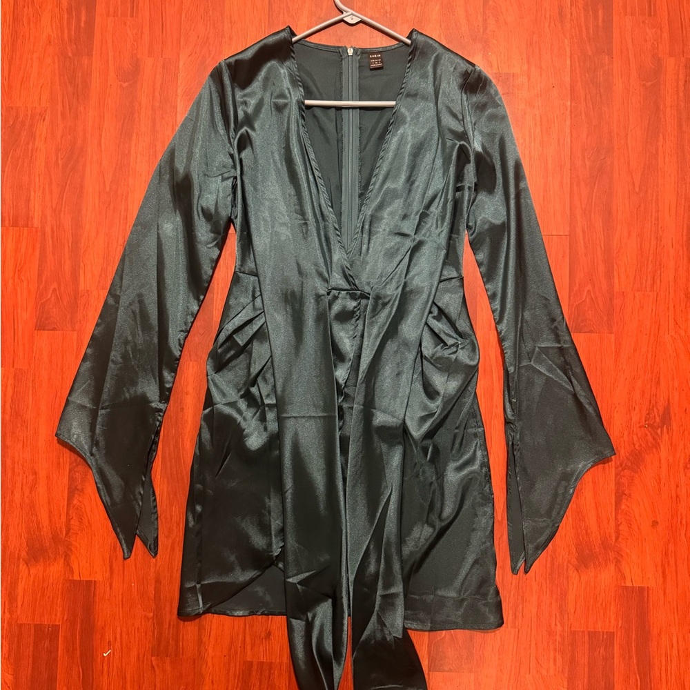 Elegant Emerald Green Satin Robe
